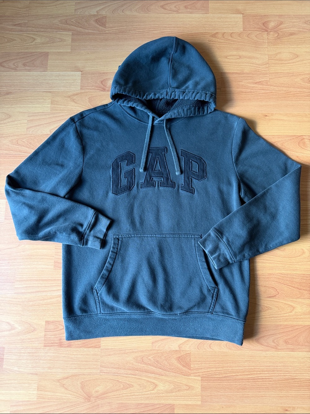 Vintage GAP Black/Dark Charcoal Embroidered Logo Sweatshirt Hoodie Sz Small